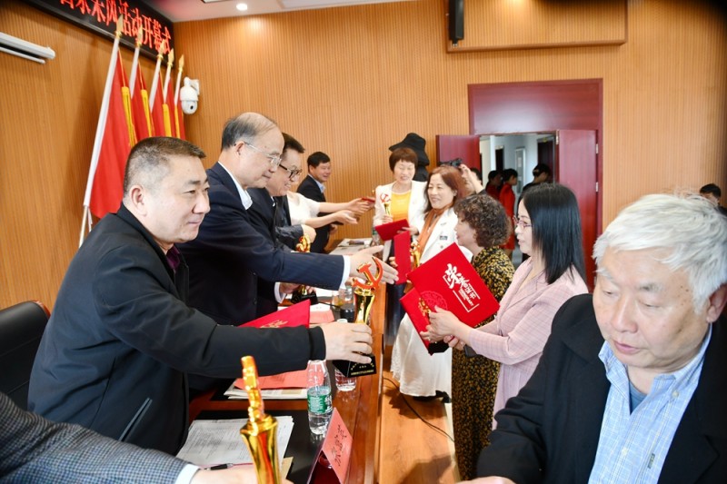 中國文藝名家“品讀大美贛鄱 放歌萬年石鎮(zhèn)”采風系列活動成功舉辦