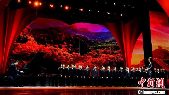 全國第六屆大學(xué)生藝術(shù)展演活動在成都開幕