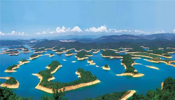 俄羅斯人拍了幾張中國(guó)的照片，獲得了國(guó)際頭獎(jiǎng)，驚艷了全世界。 