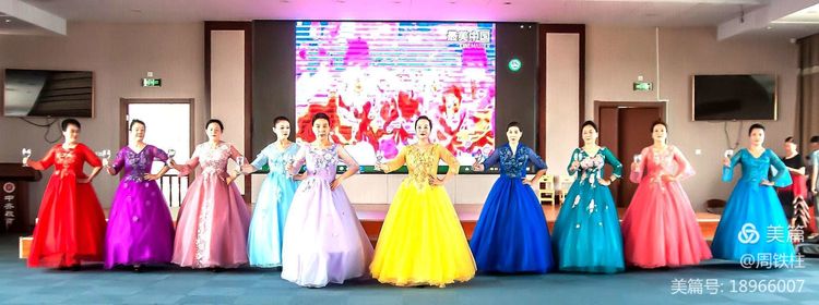 永遠(yuǎn)跟黨走 三河市老年大學(xué)燕郊校區(qū)舉辦匯報(bào)演出