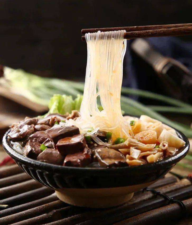 標(biāo)準(zhǔn)出爐瞅準(zhǔn)申遺！鴨血粉絲湯能超越螺螄粉嗎？