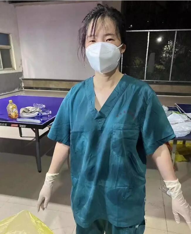 河南核酸采樣｜她們連續(xù)工作38小時，累到直不起腰，但覺得值！