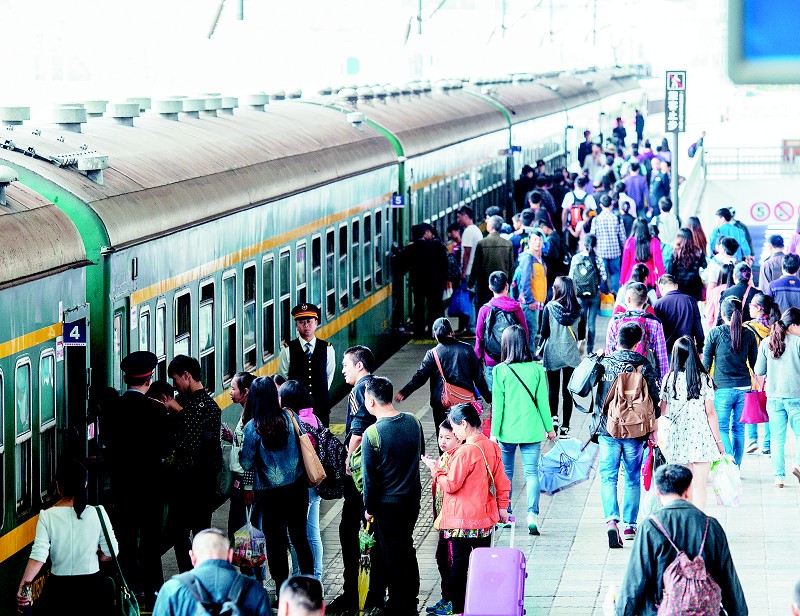 節(jié)假日坐火車回家為啥只能買到全程票？背后原因調(diào)查