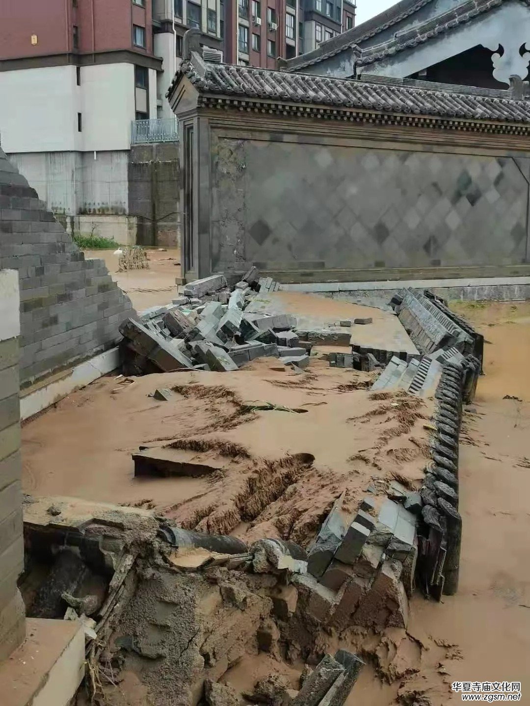 暴雨下的滎陽洞林寺受災實況，千年古剎災后修建迫在眉睫