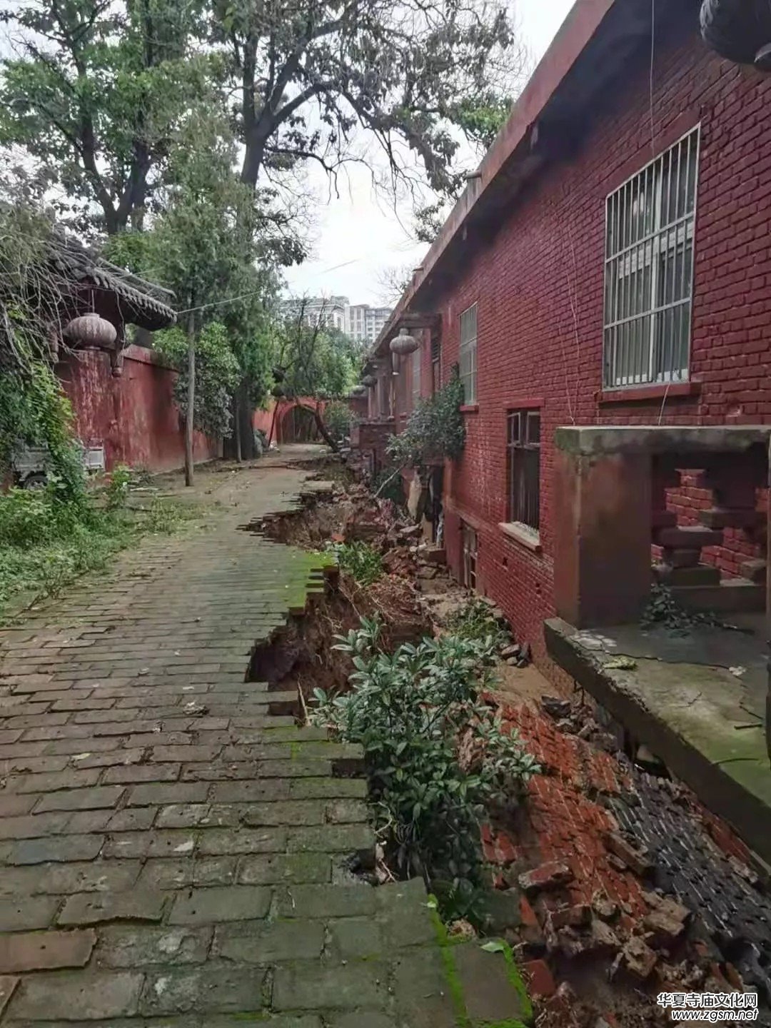 暴雨下的滎陽洞林寺受災實況，千年古剎災后修建迫在眉睫