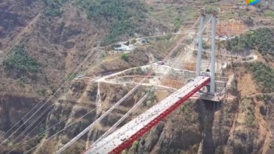 耗資千億，削平33座大山，陜西超級工程，改變了一座城市