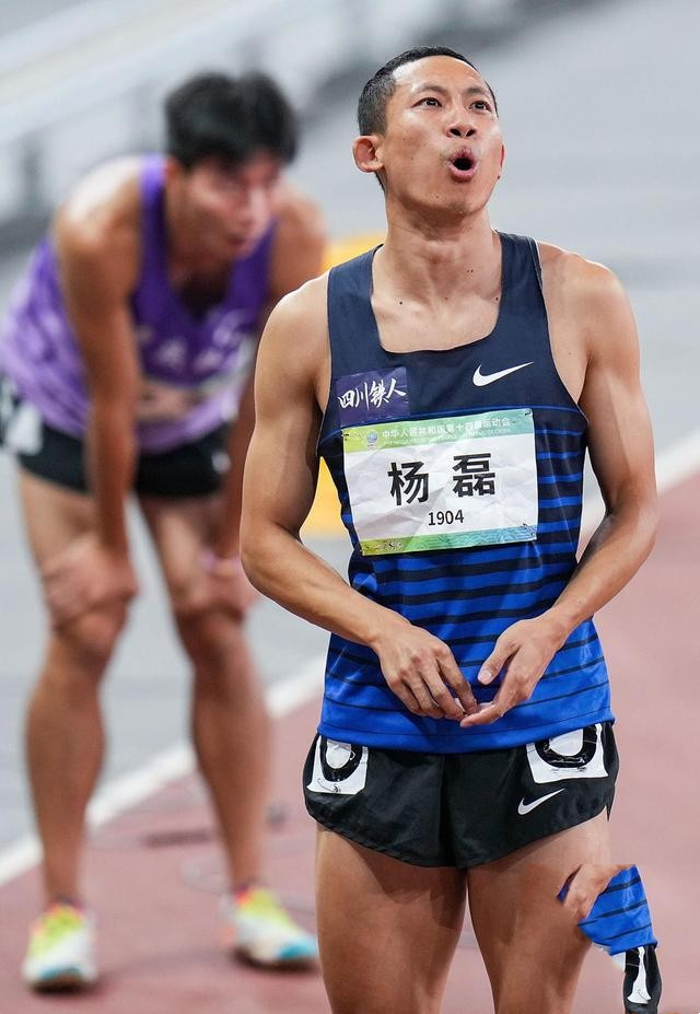 全運(yùn)400米集體爆發(fā)！26歲四川飛人45秒54奪金 前三名均打開46秒