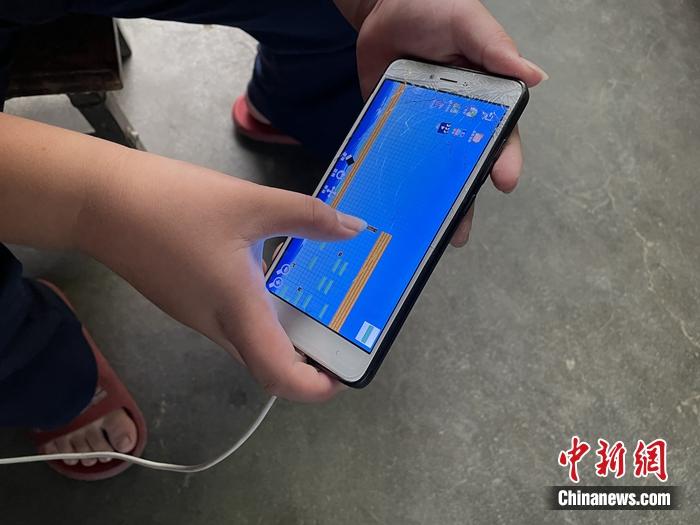 網(wǎng)游新政下的“十一”假期，你家小孩還沉迷游戲嗎？