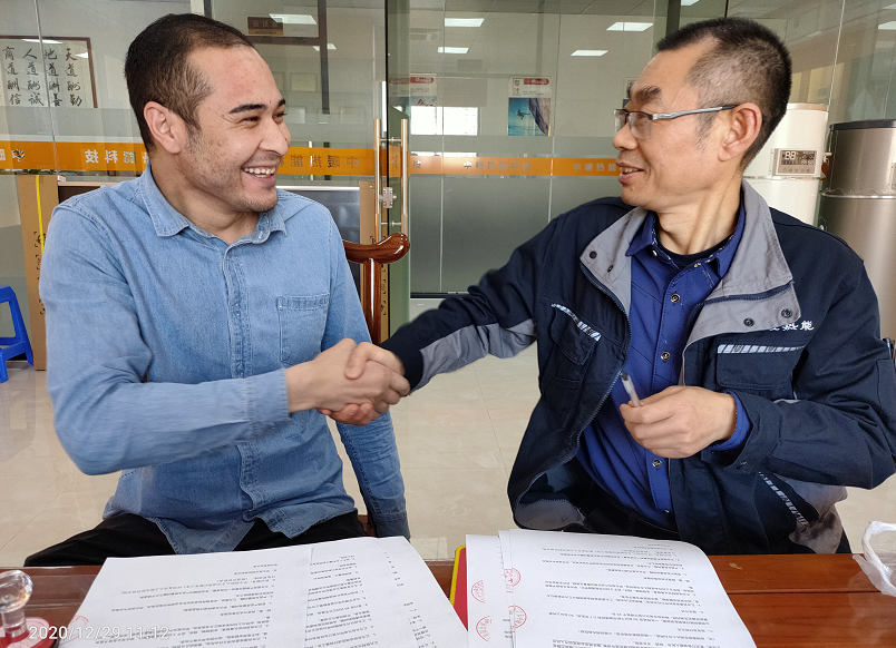 登榜央視主持人點(diǎn)贊，“中暖火龍果”電采暖演繹國潮新風(fēng)尚