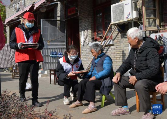 “爸媽食堂”：為困難老人送愛心