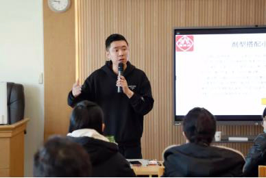 白云山藥業(yè)精尖產(chǎn)品為季群兒推百年技術(shù)錦上添花！