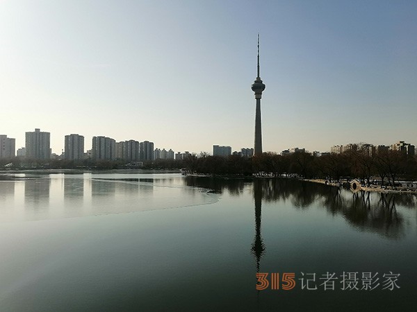 李月手機(jī)拍圖——玉淵潭公園冰開春來(lái)