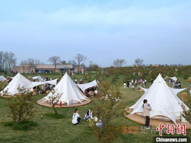 “五一”，北京民宿一房難求，麗江一客難求