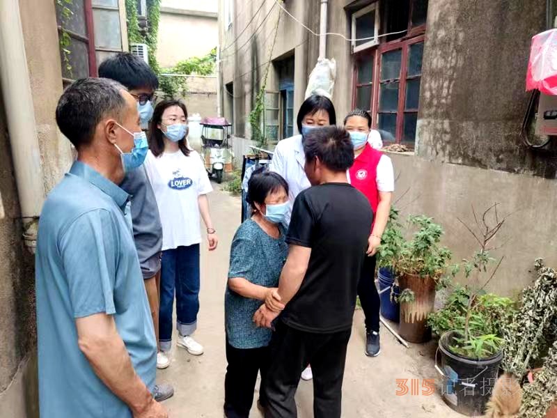 接種疫苗有驚喜 失散多年再團(tuán)圓