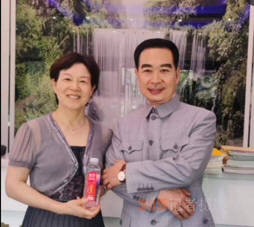 仙寓山泉（龍、壽、佛）硒礦泉水省代簽約在仙寓山舉行