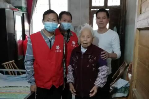 國慶長假好人范圣高帶領(lǐng)南昌讓愛回家志愿者在行動(dòng)