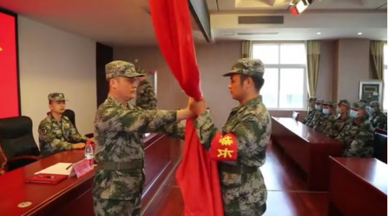 奉獻(xiàn)軍營終不悔 轉(zhuǎn)業(yè)回鄉(xiāng)立新功——記退役軍人陳召斌
