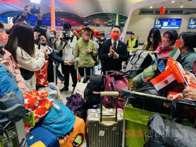 停擺3年，首個(gè)出境旅游團(tuán)將于6日凌晨出發(fā)