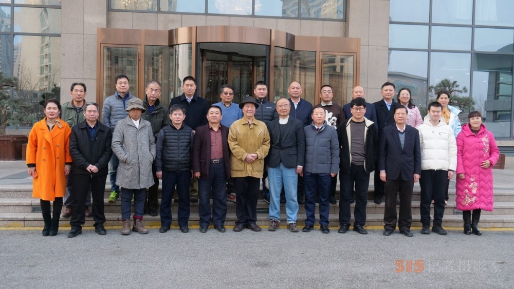 示單散文集《跑者無(wú)疆》首發(fā)暨研討會(huì)成功舉辦