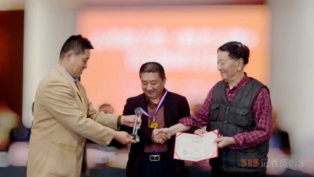 張富英榮獲第11屆人人文學獎最佳編輯獎，2022年度網(wǎng)絡(luò)文學獎頒發(fā)舉辦