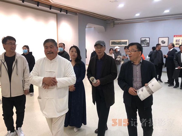 河北遵化：公共圖書館、文化館服務(wù)宣傳周暨郝麗茹中國(guó)畫作品展活動(dòng)