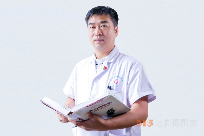 工貴其久業(yè)貴其專·大醫(yī)精誠行醫(yī)為民——鄭州市頸肩腰腿痛醫(yī)院黨支部副書記、業(yè)務(wù)副院長邵東浩