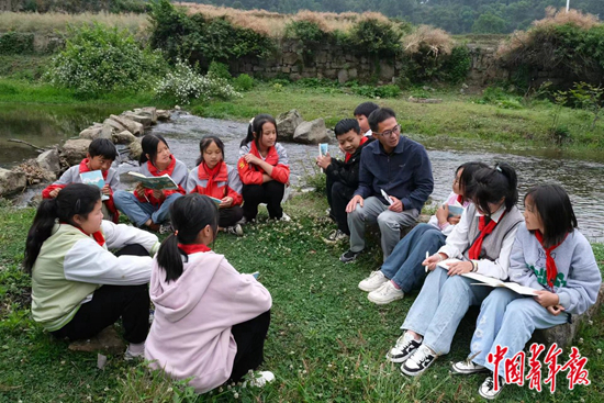 深山里的詩歌課：不功利，無期待