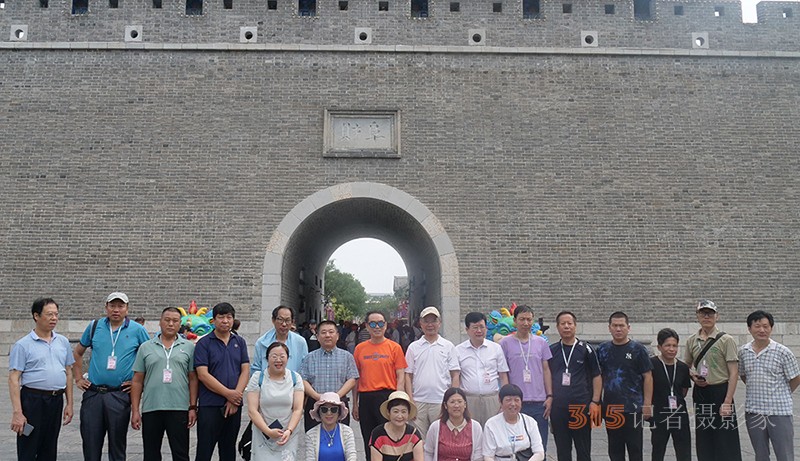 “肝膽相照”正念杯中國文藝名家文學書畫攝影青州采風創(chuàng)作論壇暨頒獎活動成功舉辦