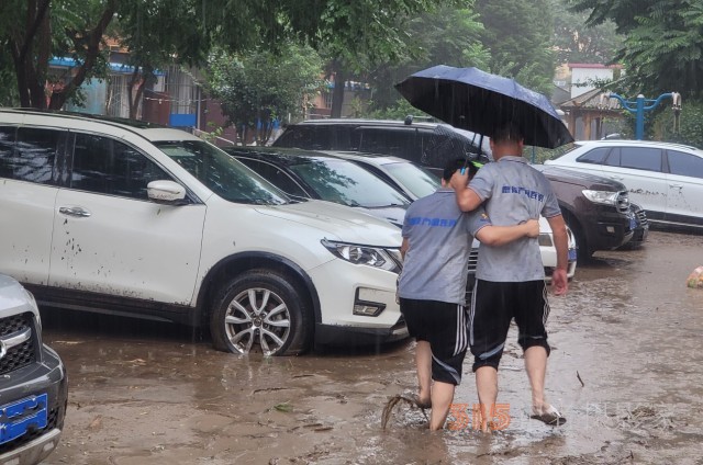 汽車人火速參與災(zāi)害搶險救援，專家建議購買二手車要摸清車況
