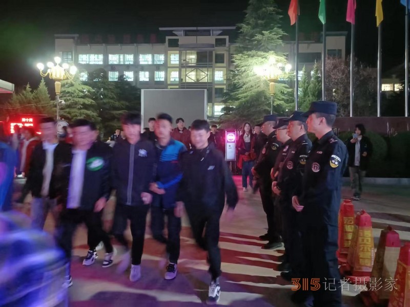 甘肅禮縣：特巡警大隊(duì)扎實(shí)開展“護(hù)校安園”行動