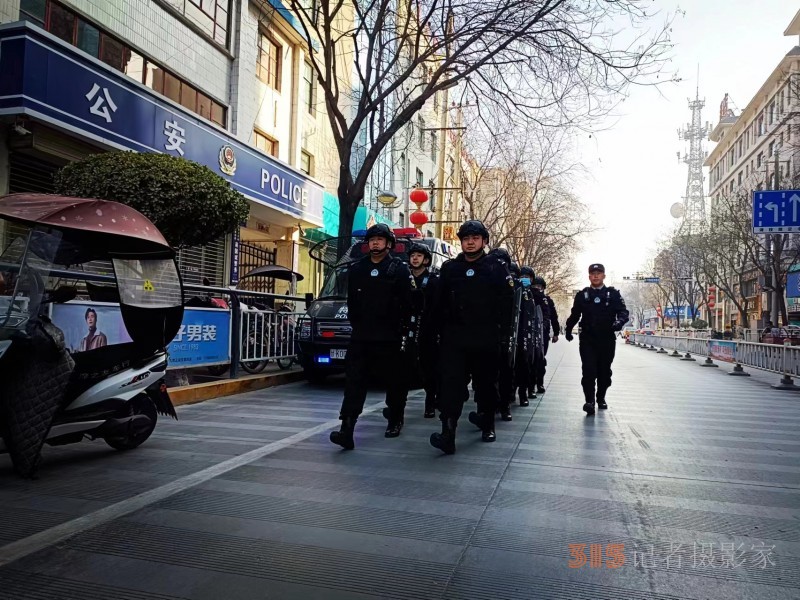 甘肅禮縣特巡警：元旦“警”相伴 守護“不打烊”
