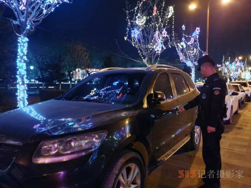 甘肅禮縣：深夜“拉車門(mén)”行動(dòng)為平安加碼