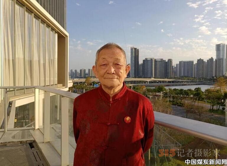 中港澳國際新聞報禮贊 ——訪澳門《中港澳國際新聞報》創(chuàng)始人、董事長、總編輯方宏新