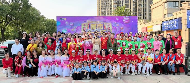 南昌市讓愛(ài)回家志愿者協(xié)會(huì)走進(jìn)宏利社區(qū)開(kāi)展電信反詐騙宣傳文藝演出活動(dòng)