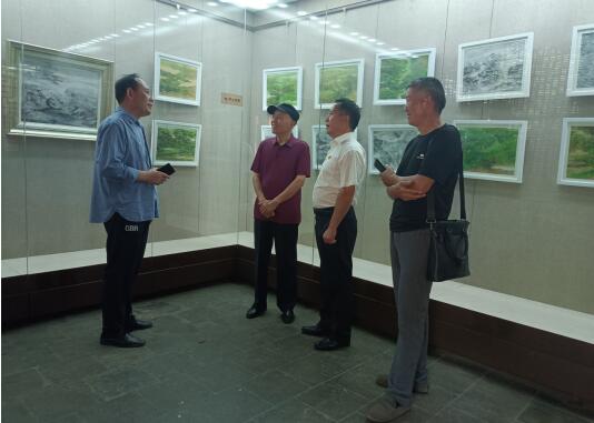 香港衛(wèi)視總臺國際書畫研究院攜手多家機構(gòu)舉辦“墨潤濟南”藝術(shù)作品展