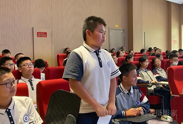思維點撥促成長 妙筆生花文采揚——靳新國院長蒞臨永嘉中學附屬中學指導