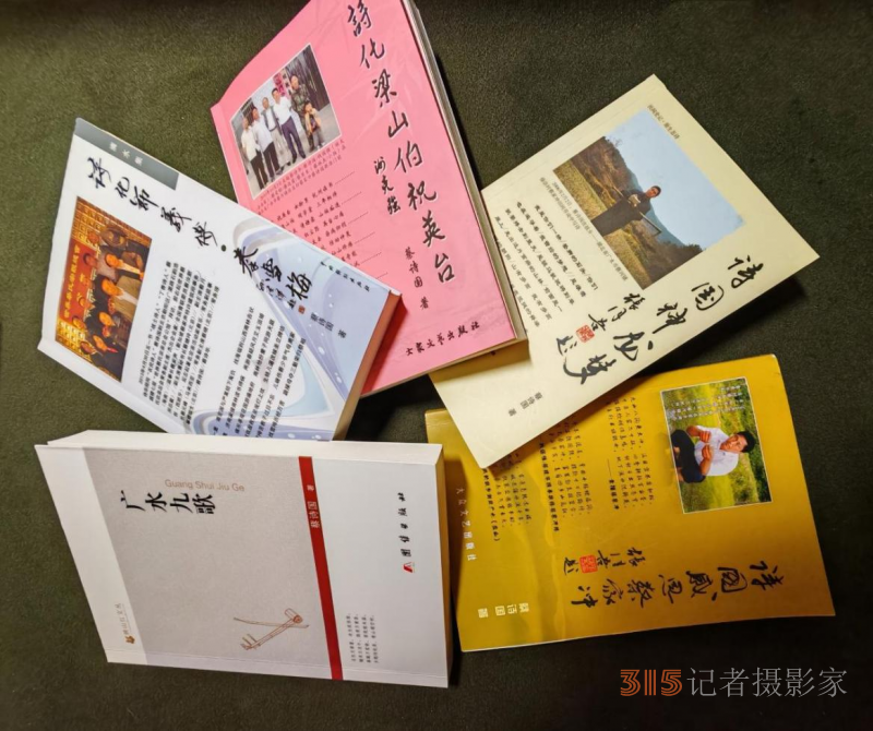 湖北廣水“農(nóng)民詩(shī)人”蔡詩(shī)國(guó)收到中國(guó)作家協(xié)會(huì)會(huì)員證書