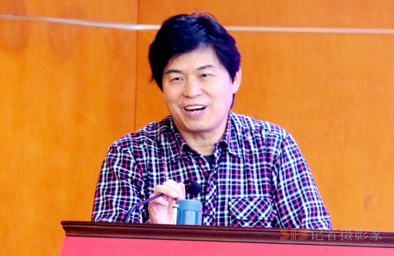 視頻:第二屆中國(guó)寫作與閱讀論壇在北京大學(xué)舉行 共探讀寫新篇