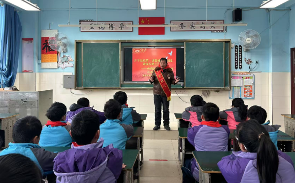 做成長路上引路人——“中國好人”走進(jìn)南昌市陽明學(xué)校