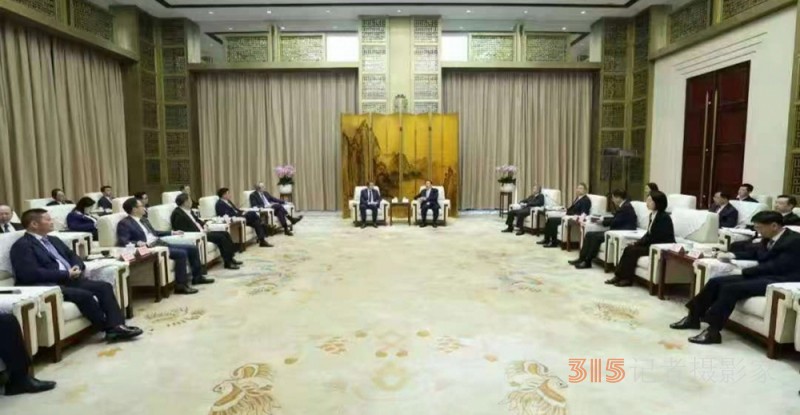 呂紹蔚出席2025“相約春天賞櫻花”經(jīng)貿(mào)盛會 共繪湖北開放新圖景