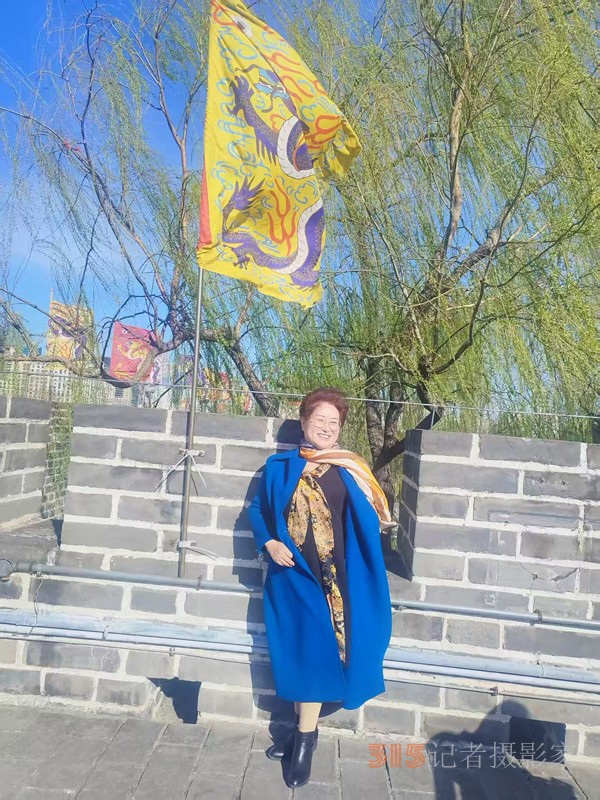 春分時(shí)節(jié)明城墻樂游賞梅