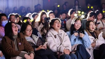 我們問了13個(gè)大學(xué)生：為什么要講脫口秀