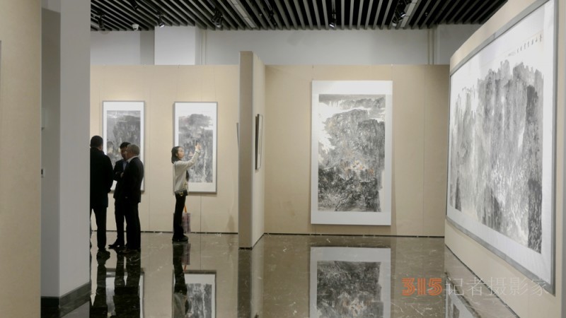 太行精神鑄丹青 筆墨抒懷頌時代“太行太行”何海闊山水畫作品晉京展在京啟幕
