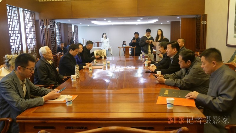 太行精神鑄丹青 筆墨抒懷頌時代“太行太行”何海闊山水畫作品晉京展在京啟幕