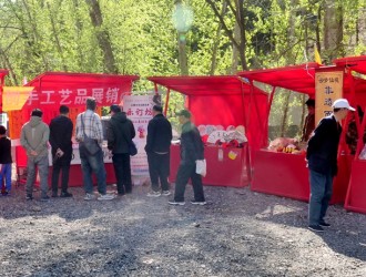 樂(lè)訂坊非遺文創(chuàng)手工藝品展銷(xiāo)為懷柔朝陽(yáng)洞廟會(huì)添彩