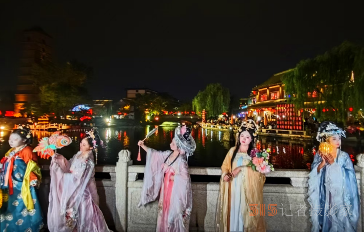 洛邑古城夜未央，漢服華彩映華光