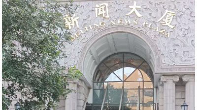 光影鑄魂，筆耕不輟 —— 王飛